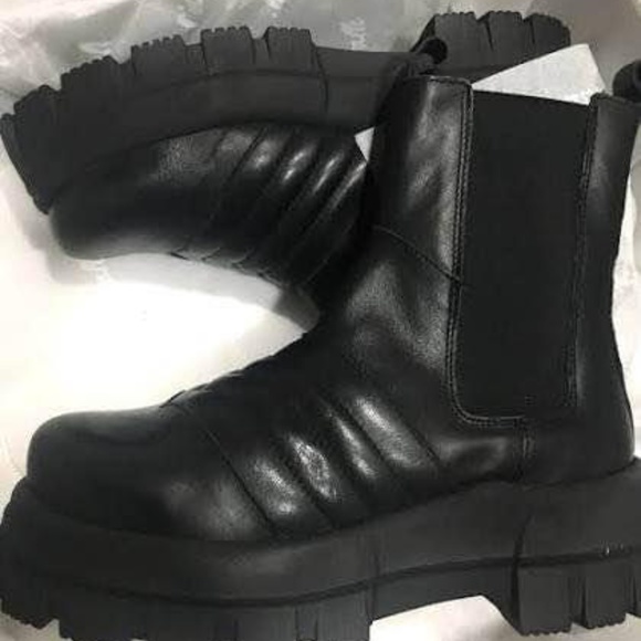 Leather booties - Picture 2 of 4